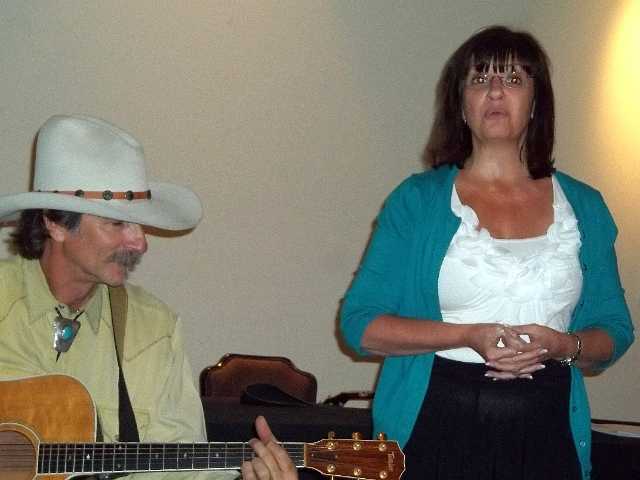 Penny sings with Tom2